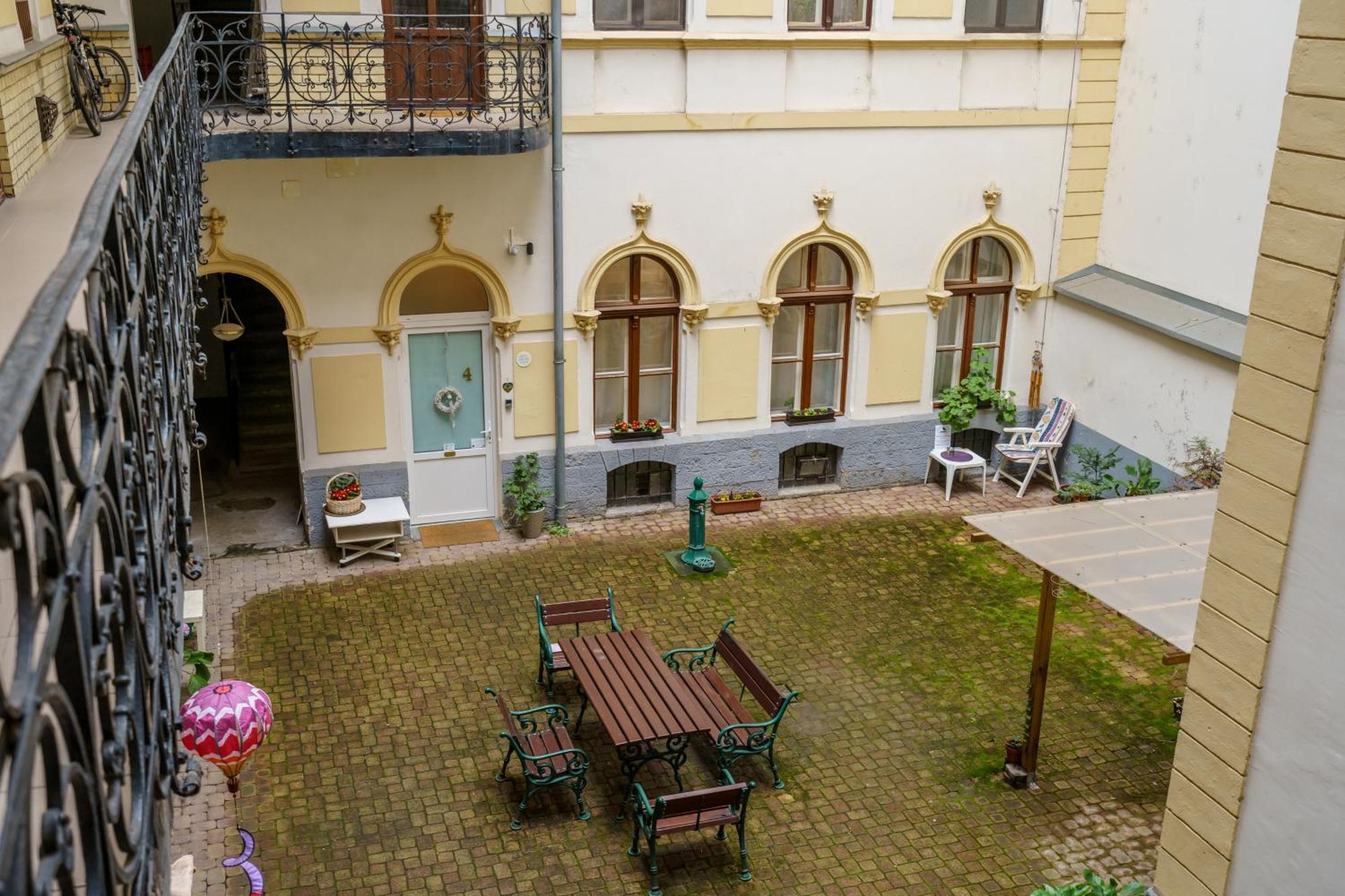 Barka Home In Downtown Buda 布达佩斯 外观 照片